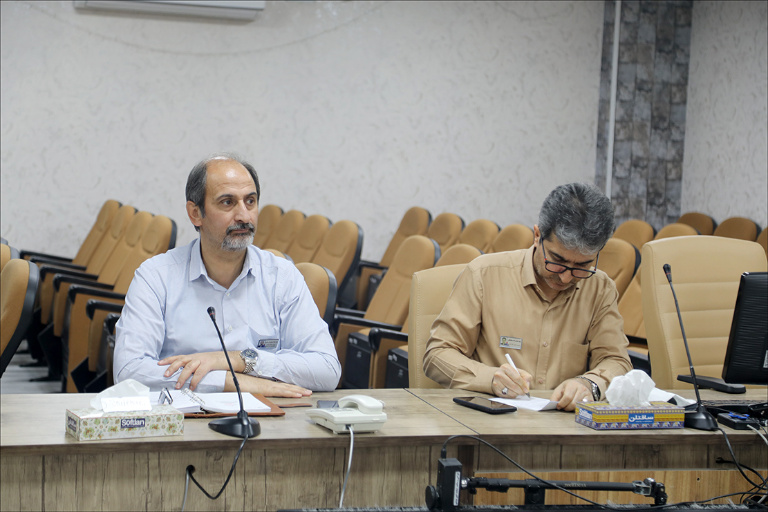 رییس بهداشت و درمان صنعت نفت فارس پای درد و دل پرستاران نشست 4