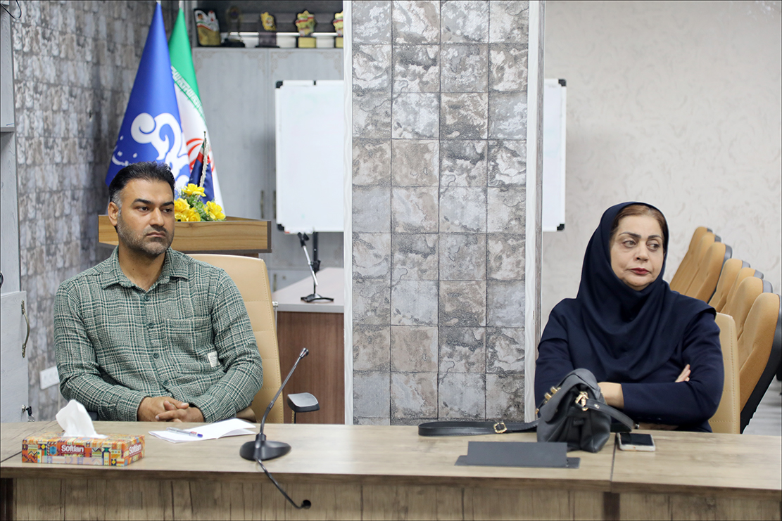 رییس بهداشت و درمان صنعت نفت فارس پای درد و دل پرستاران نشست 5