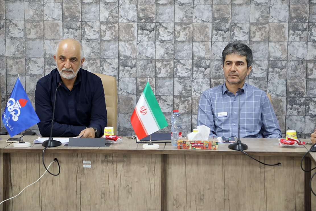 نشست رییس با واحدها/آزمایشگاه 2