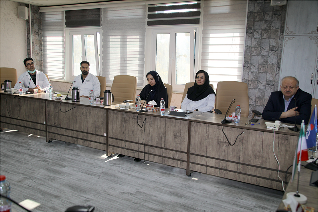 نشست رییس با واحدها/آزمایشگاه 3