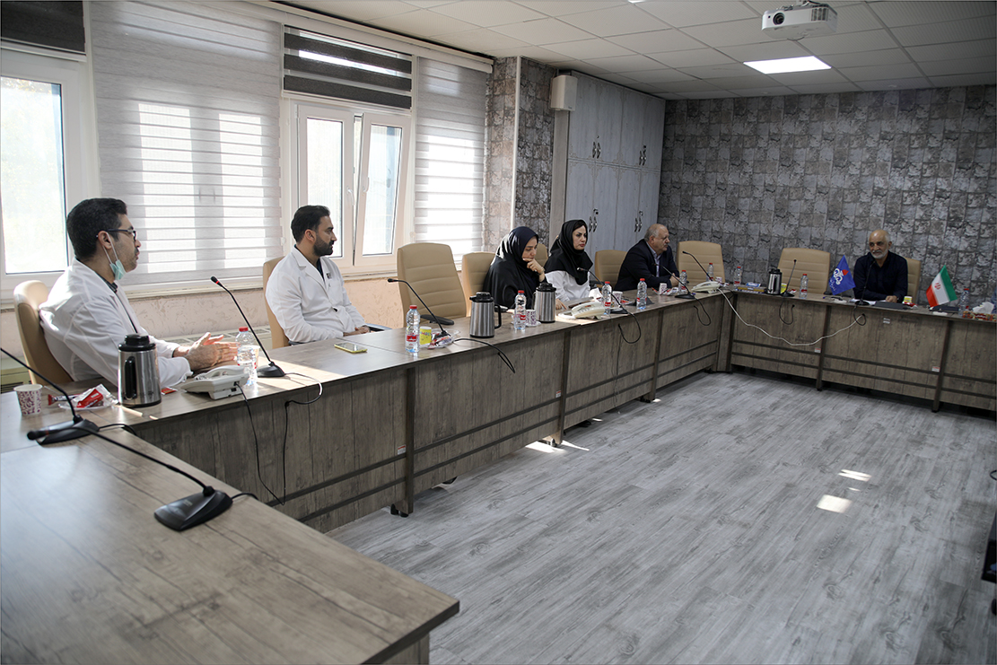 نشست رییس با واحدها/آزمایشگاه 4
