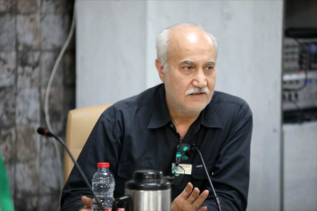 نشست رییس با واحدها/آزمایشگاه 12