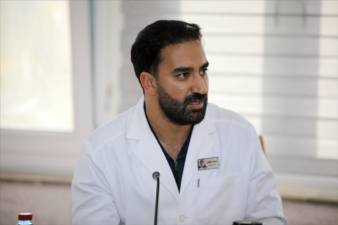 نشست رییس با واحدها/آزمایشگاه 14