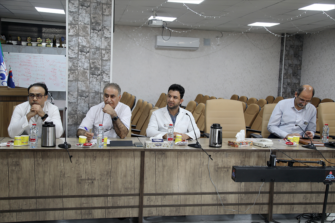 نشست رییس با واحدها/آزمایشگاه 18