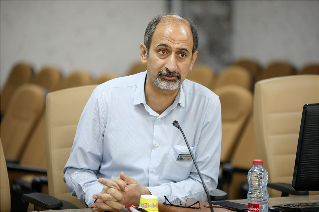 نشست رییس با واحدها/آزمایشگاه 19