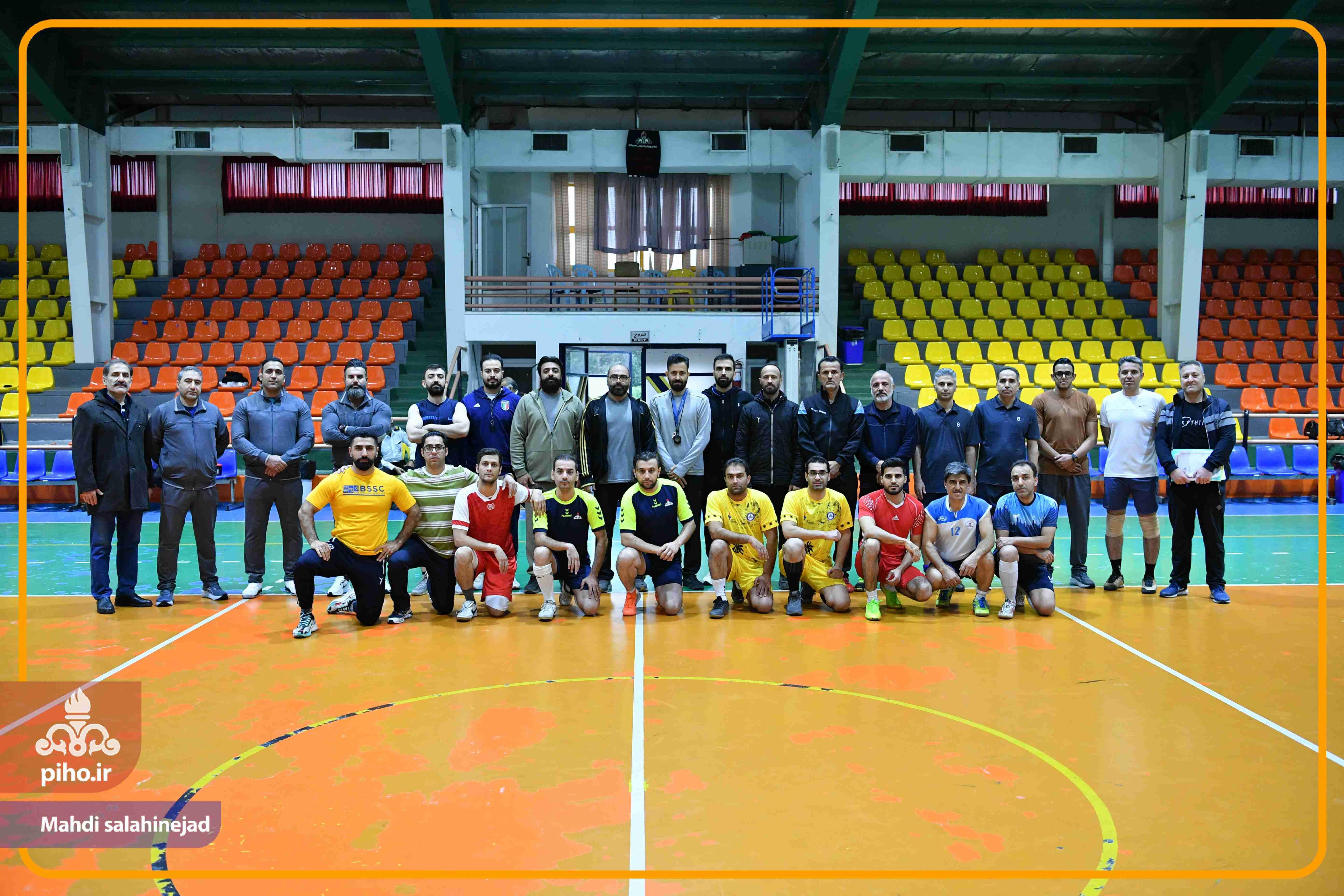 مسابقات ورزشی آقایان آذر 1