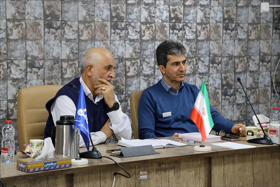 رییس بهداشت و درمان صنعت نفت فارس با فیزیوتراپیست ها به گفتگو نشست 3