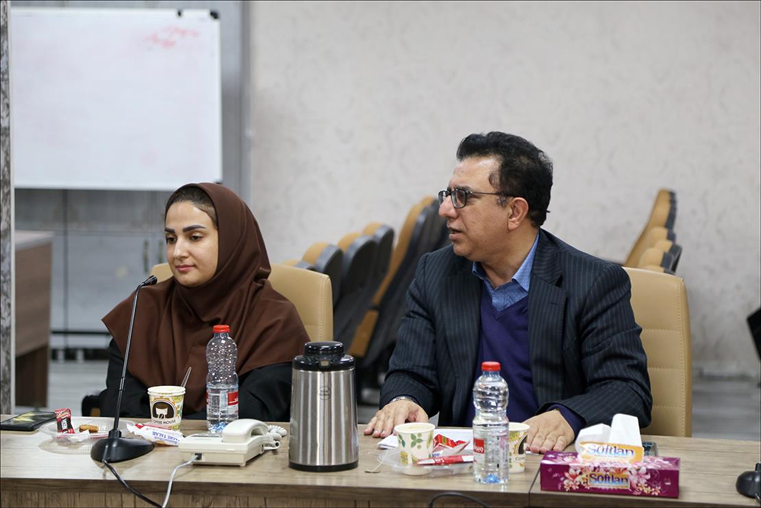 رییس بهداشت و درمان صنعت نفت فارس با فیزیوتراپیست ها به گفتگو نشست 4