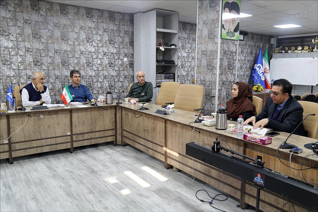 رییس بهداشت و درمان صنعت نفت فارس با فیزیوتراپیست ها به گفتگو نشست 6