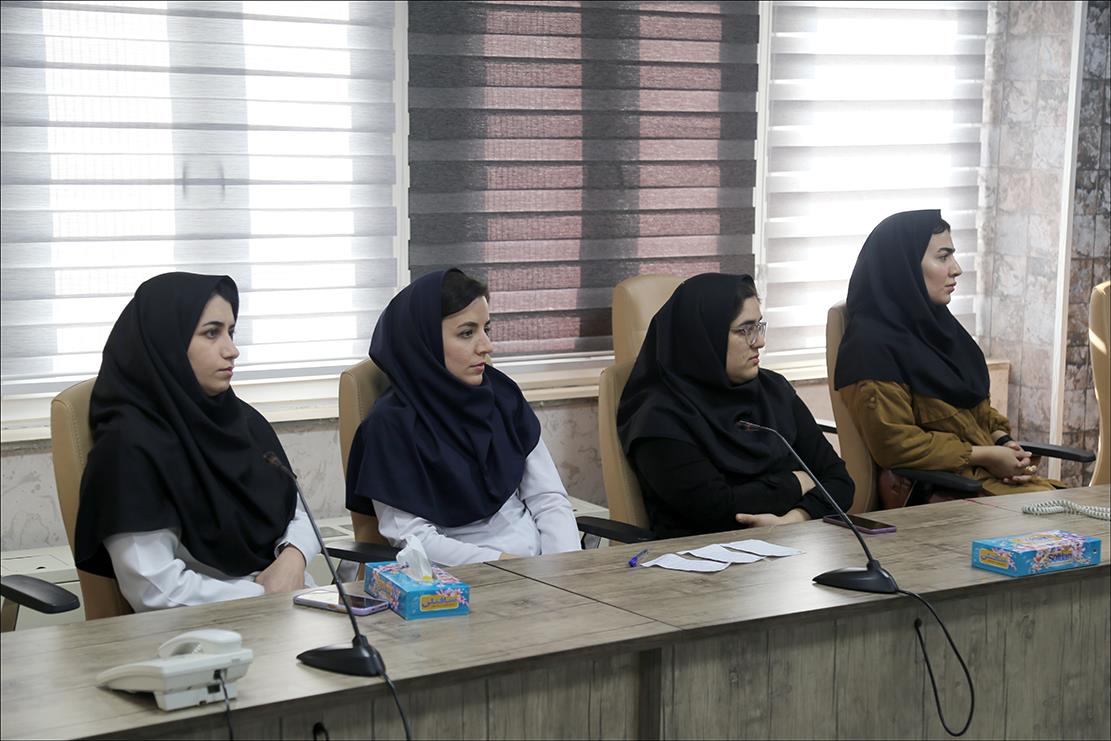 رییس بهداشت و درمان صنعت نفت فارس با فیزیوتراپیست ها به گفتگو نشست 11