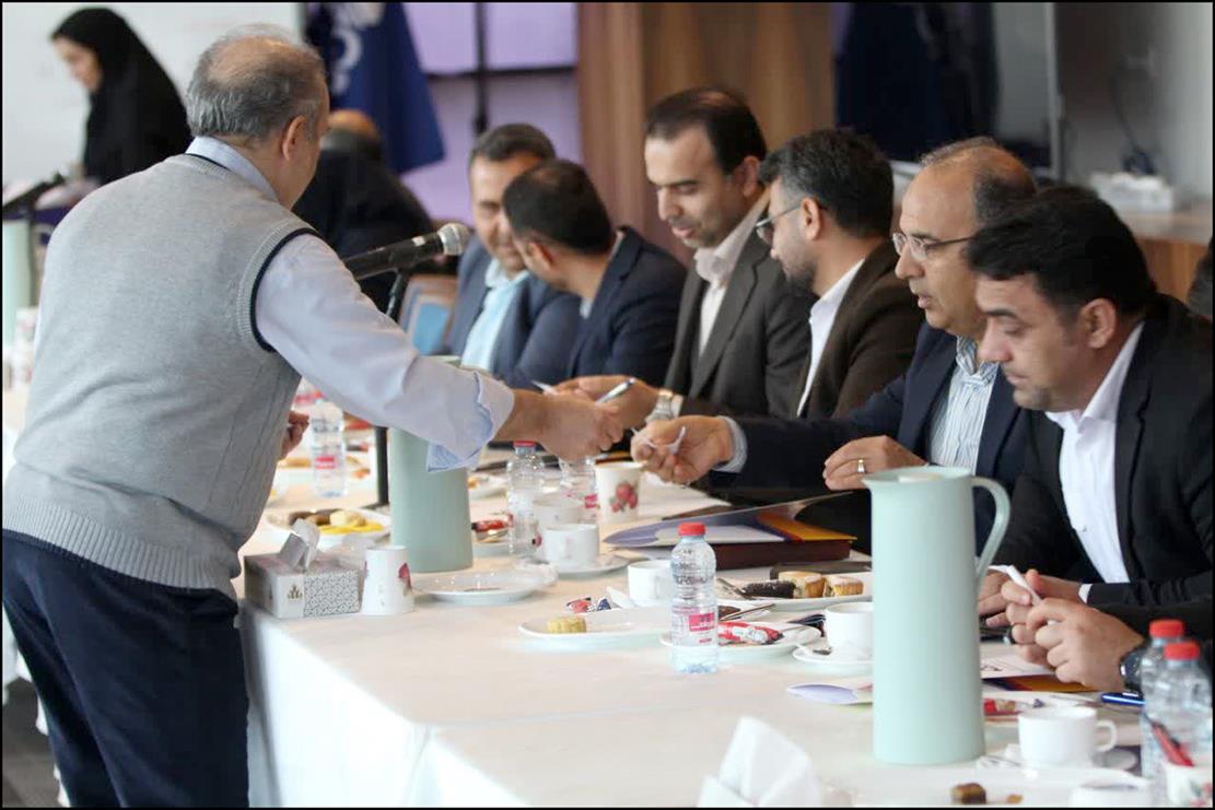 پنجمین دوره انتخابات شورای هماهنگی مدیران روابط ‌عمومی صنعت نفت در منطقه 3 برگزار شد 7