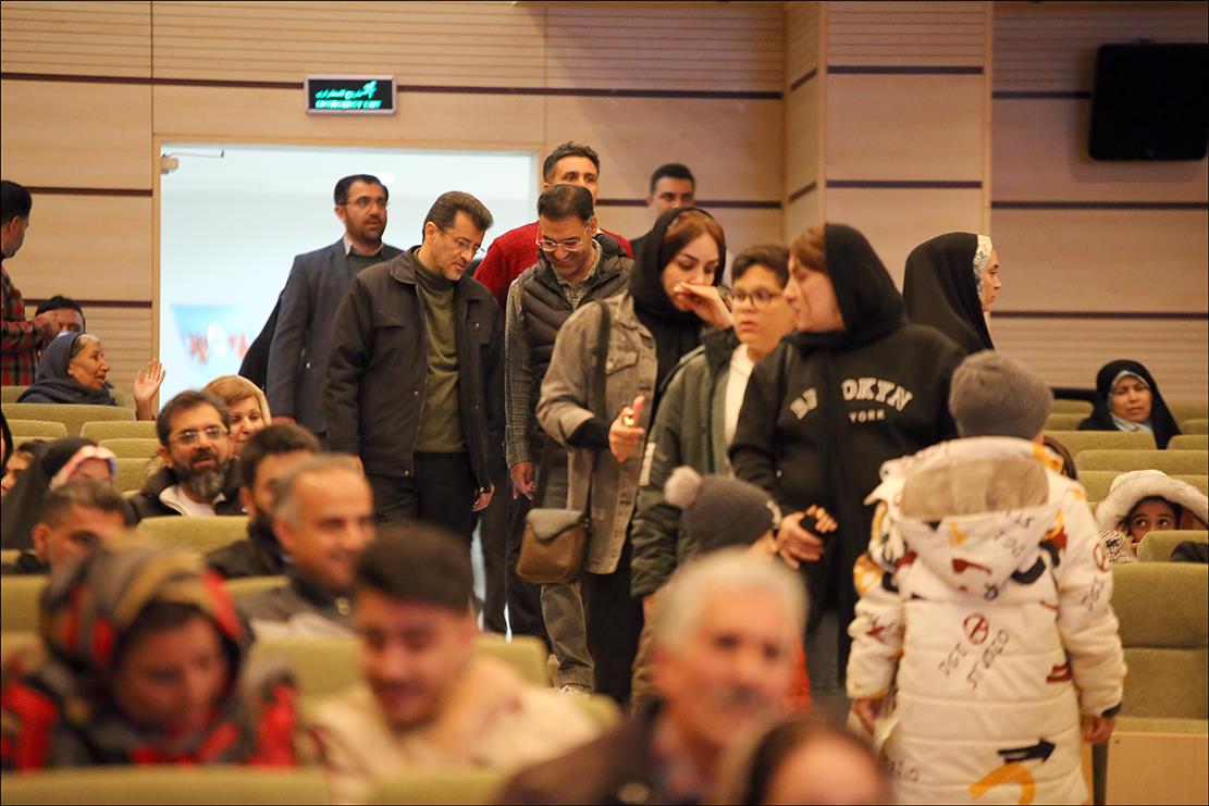 برگزاری جشن پیروزی انقلاب اسلامی در بهداشت و درمان صنعت نفت فارس 32