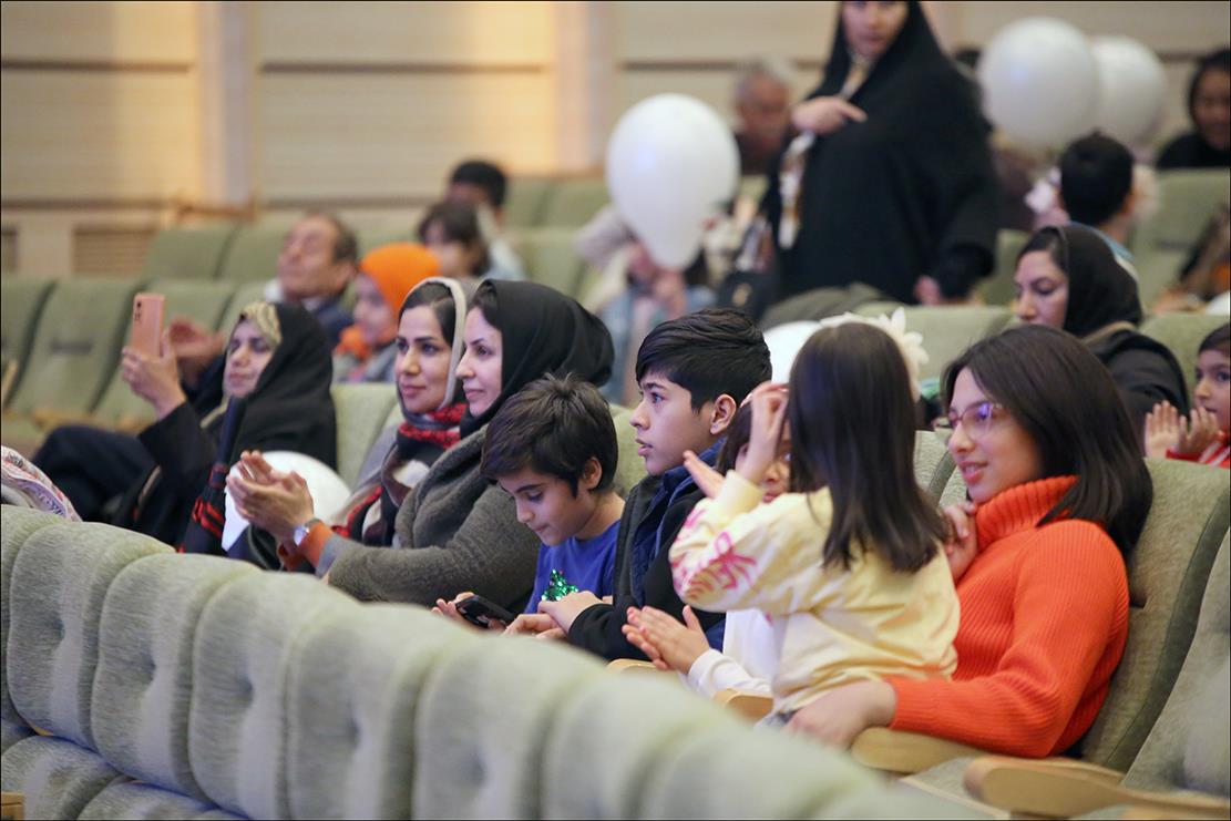 برگزاری جشن پیروزی انقلاب اسلامی در بهداشت و درمان صنعت نفت فارس 36