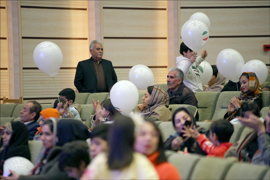 برگزاری جشن پیروزی انقلاب اسلامی در بهداشت و درمان صنعت نفت فارس 37