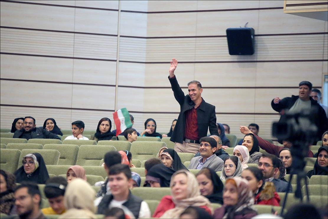 برگزاری جشن پیروزی انقلاب اسلامی در بهداشت و درمان صنعت نفت فارس 39