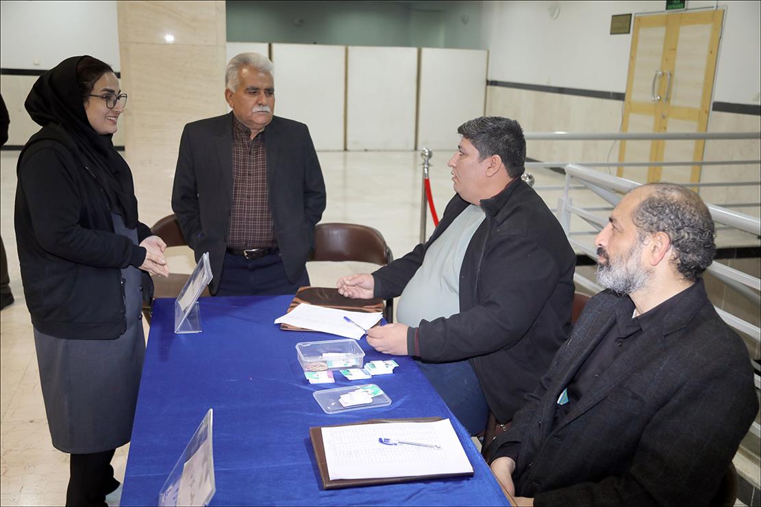 برگزاری جشن پیروزی انقلاب اسلامی در بهداشت و درمان صنعت نفت فارس 55