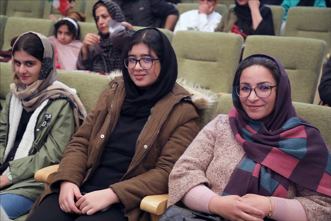 برگزاری جشن پیروزی انقلاب اسلامی در بهداشت و درمان صنعت نفت فارس 56