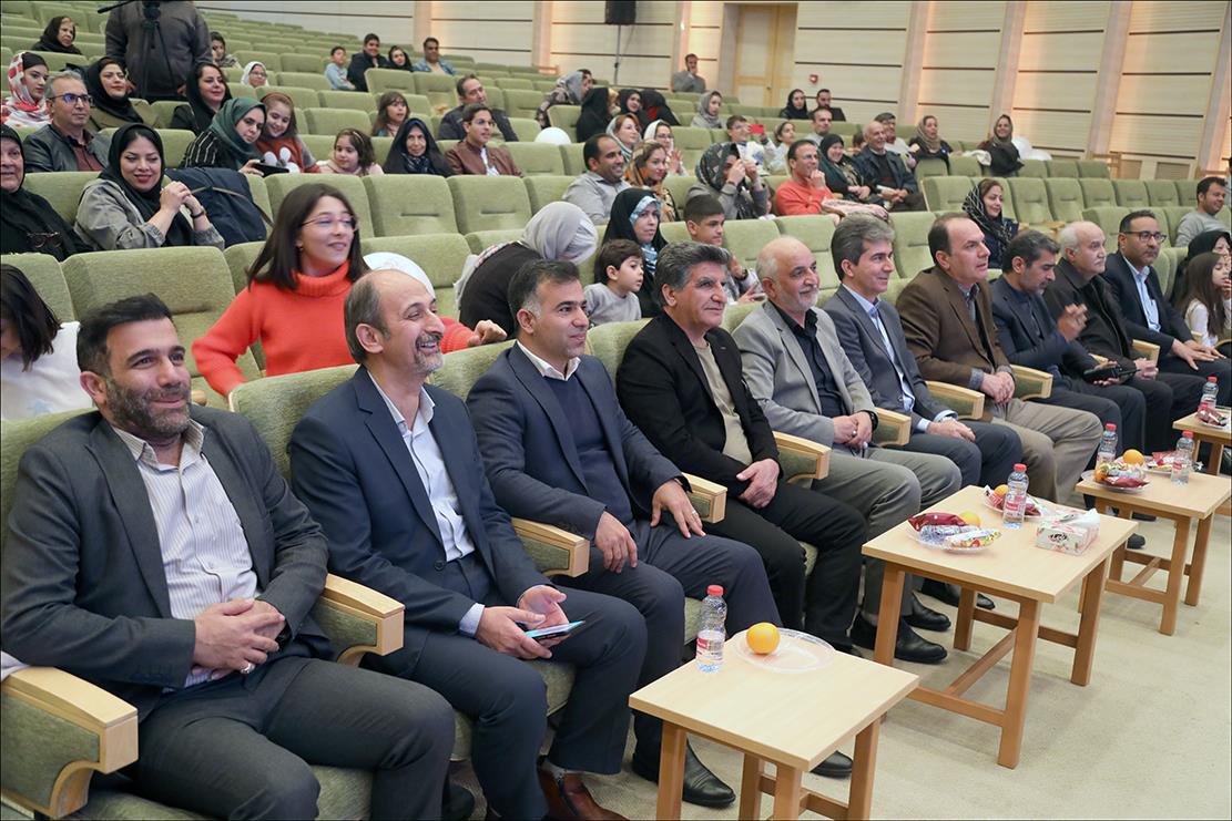 برگزاری جشن پیروزی انقلاب اسلامی در بهداشت و درمان صنعت نفت فارس 58