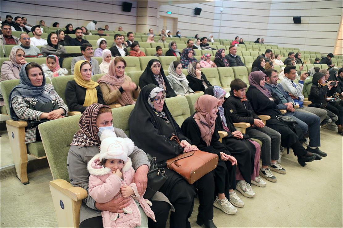 برگزاری جشن پیروزی انقلاب اسلامی در بهداشت و درمان صنعت نفت فارس 63