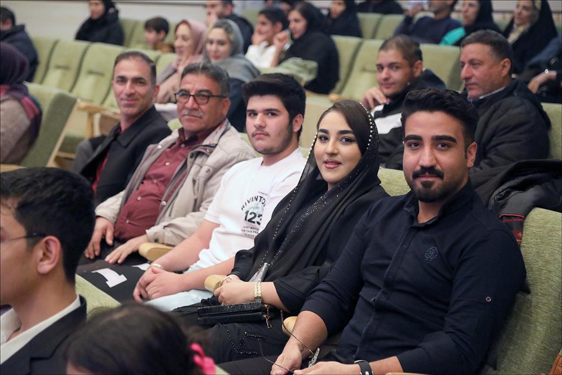 برگزاری جشن پیروزی انقلاب اسلامی در بهداشت و درمان صنعت نفت فارس 72