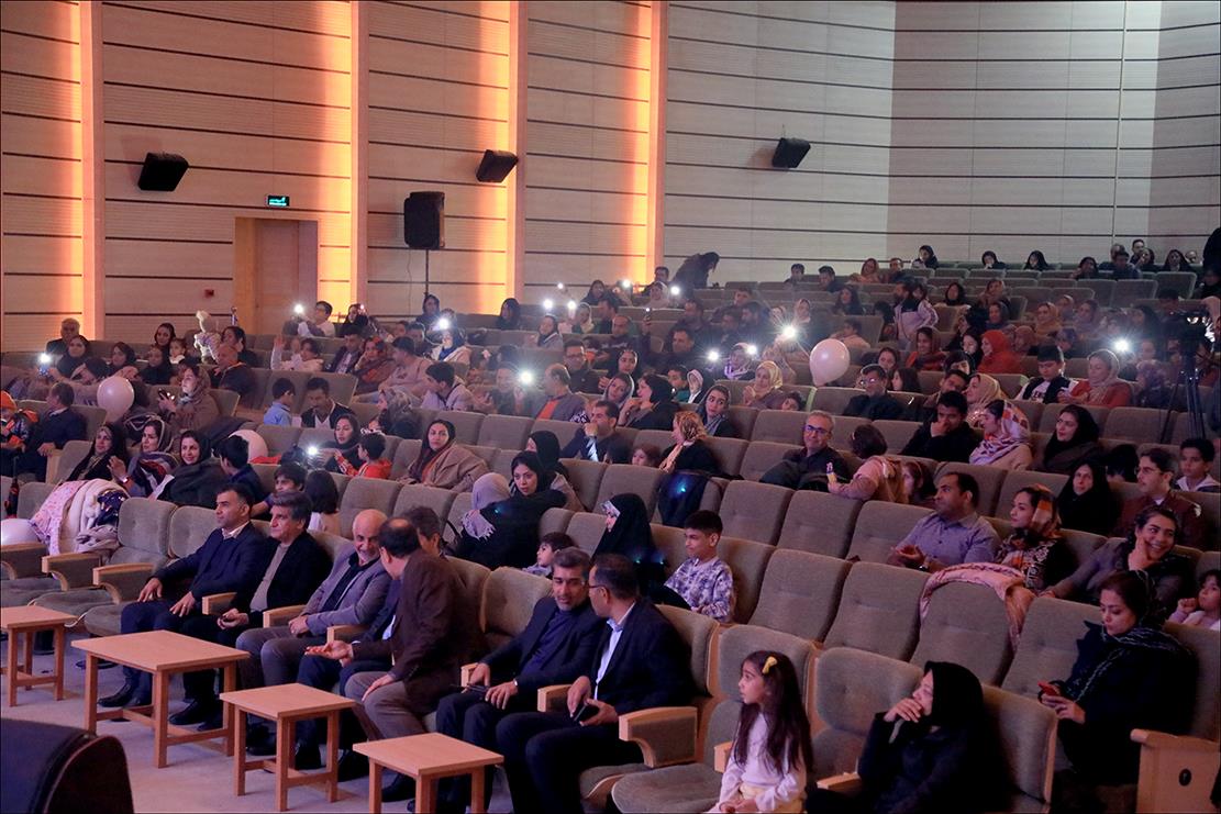 برگزاری جشن پیروزی انقلاب اسلامی در بهداشت و درمان صنعت نفت فارس 84