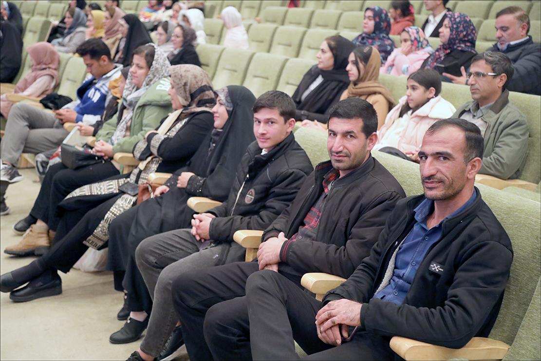 برگزاری جشن پیروزی انقلاب اسلامی در بهداشت و درمان صنعت نفت فارس 92