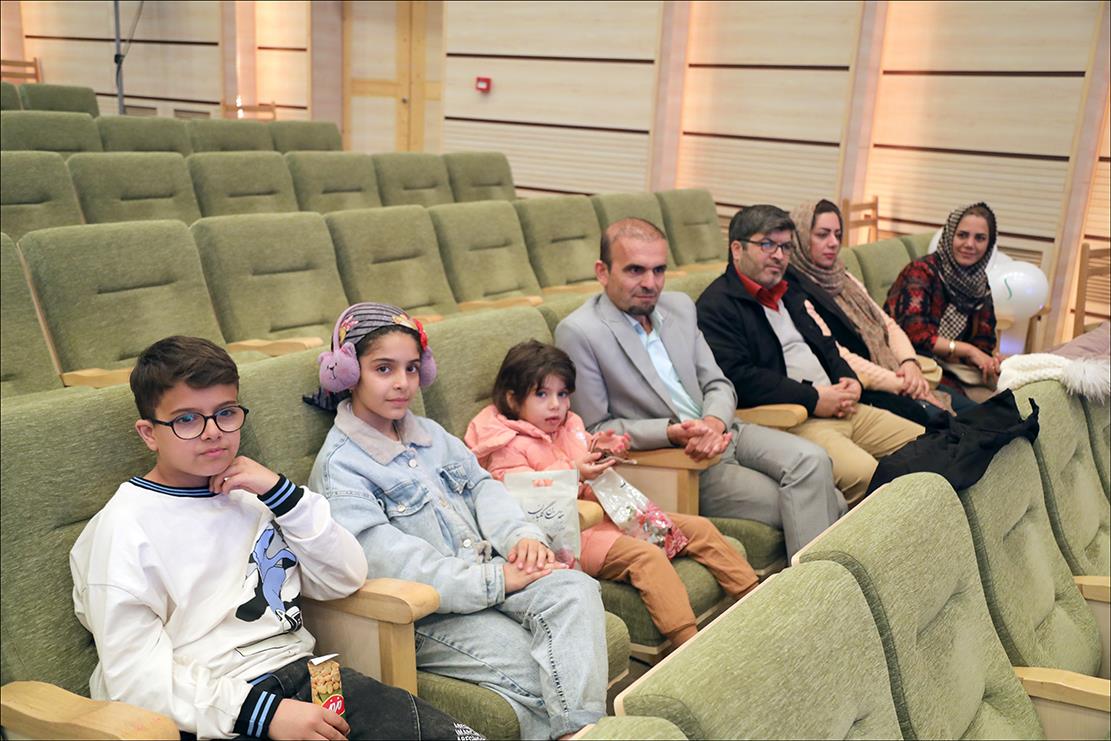 برگزاری جشن پیروزی انقلاب اسلامی در بهداشت و درمان صنعت نفت فارس 93