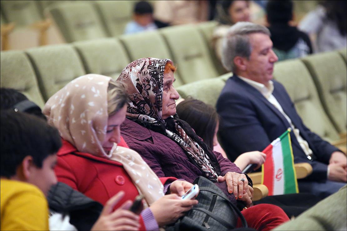 برگزاری جشن پیروزی انقلاب اسلامی در بهداشت و درمان صنعت نفت فارس 103