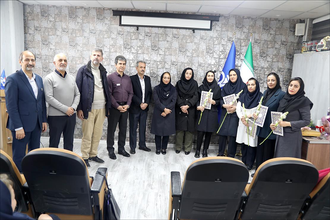 تجلیل از پرستاران نمونه بهداشت و درمان صنعت نفت فارس/ رییس سابق خدمات پرستاری منطقه فارس تکریم شد 40