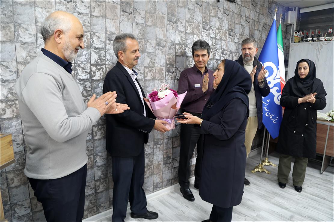 تجلیل از پرستاران نمونه بهداشت و درمان صنعت نفت فارس/ رییس سابق خدمات پرستاری منطقه فارس تکریم شد 45