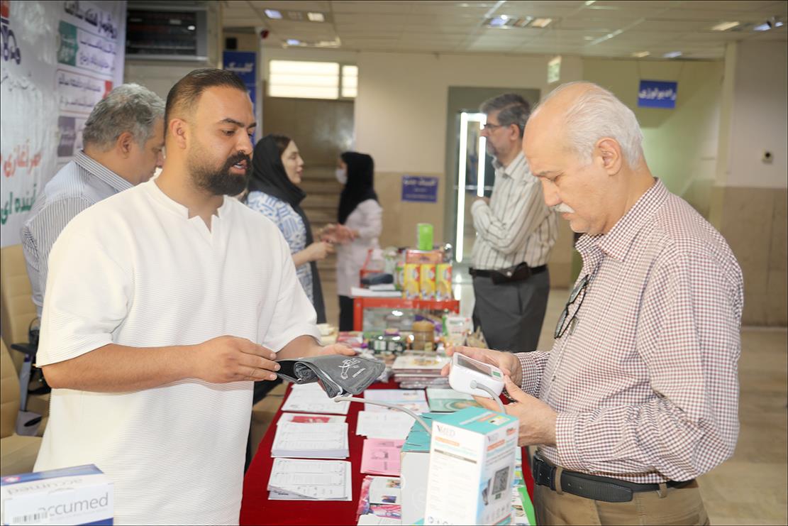 برگزاری برنامه های متعدد در هفته سلامت بهداشت و درمان صنعت نفت فارس 12