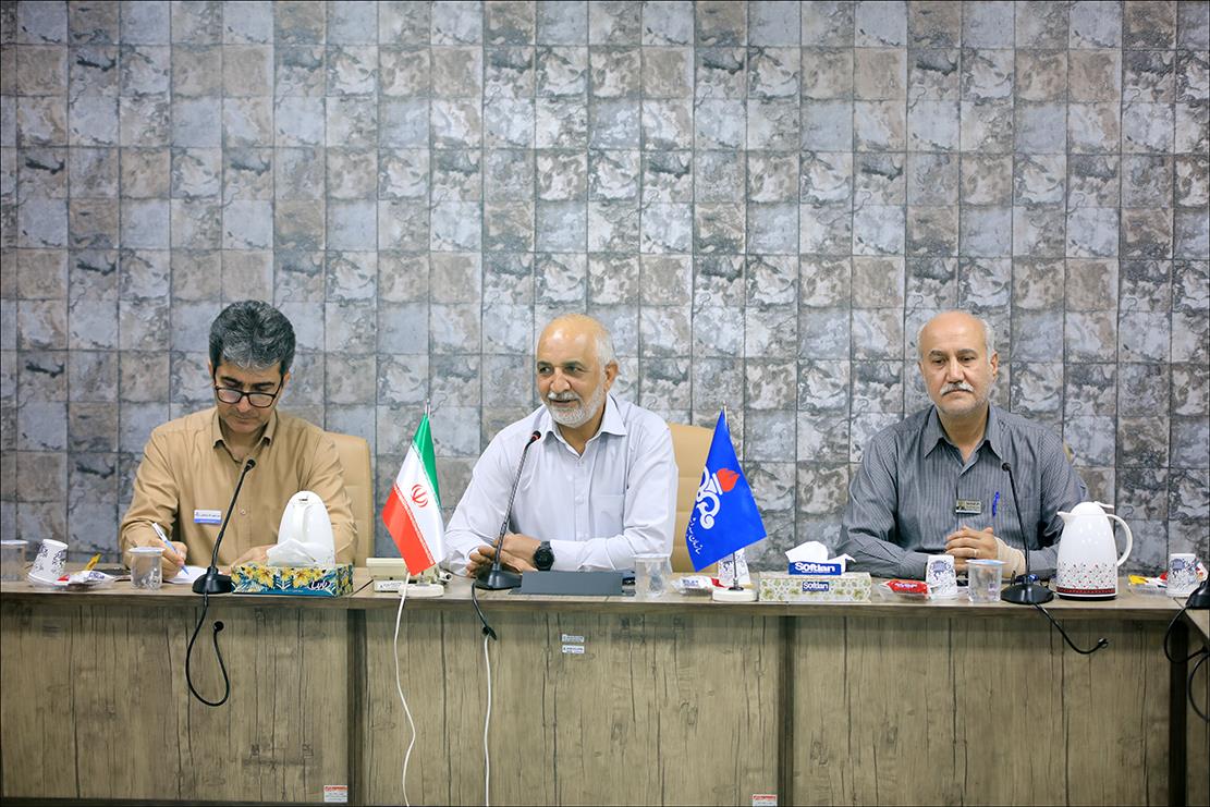 تجلیل از عوامل حادثه نشت گاز پالایشگاه 40