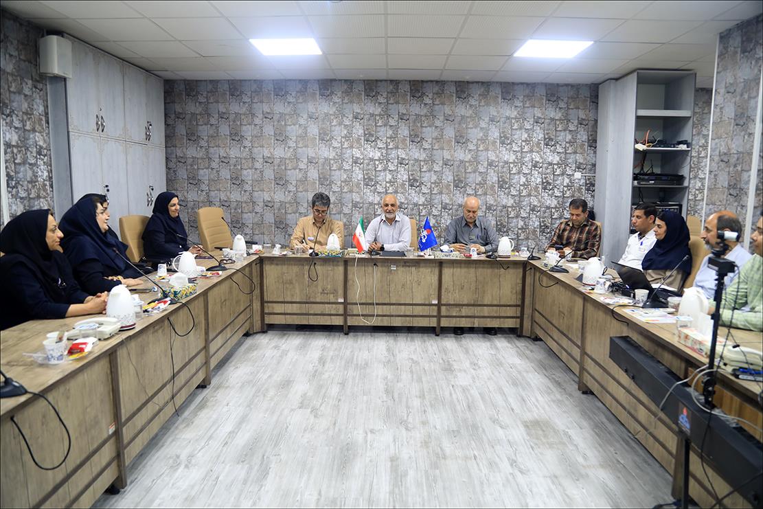 تجلیل از عوامل حادثه نشت گاز پالایشگاه 38