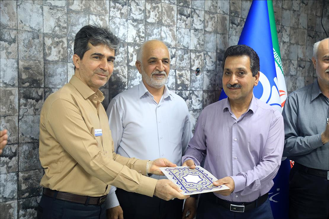 تجلیل از عوامل حادثه نشت گاز پالایشگاه 23