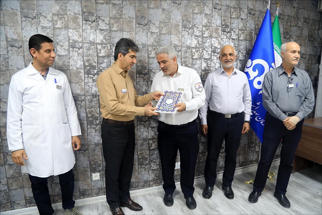 تجلیل از عوامل حادثه نشت گاز پالایشگاه 18