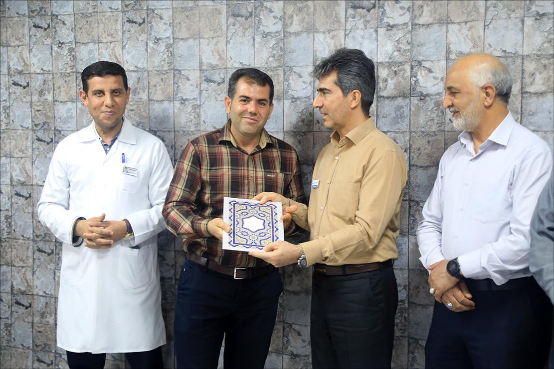 تجلیل از عوامل حادثه نشت گاز پالایشگاه 12