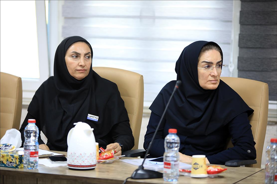 برگزاری نشست روشنگری جهاد تبیین با موضوع جنگ تحمیلی 12 روزه  23