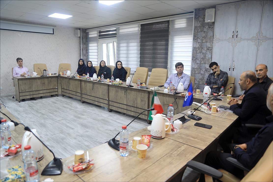 برگزاری نشست روشنگری جهاد تبیین با موضوع جنگ تحمیلی 12 روزه  17