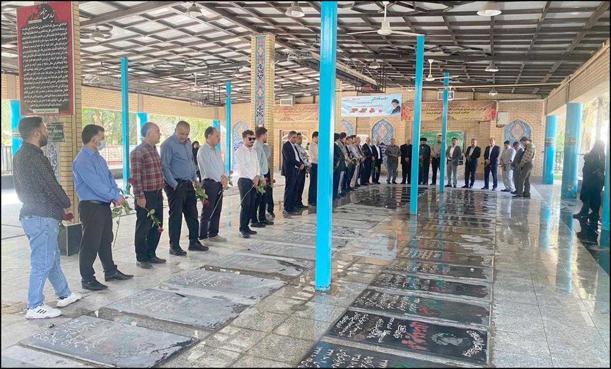 هفته دفاع مقدس/ زیارت قبور شهدا 3