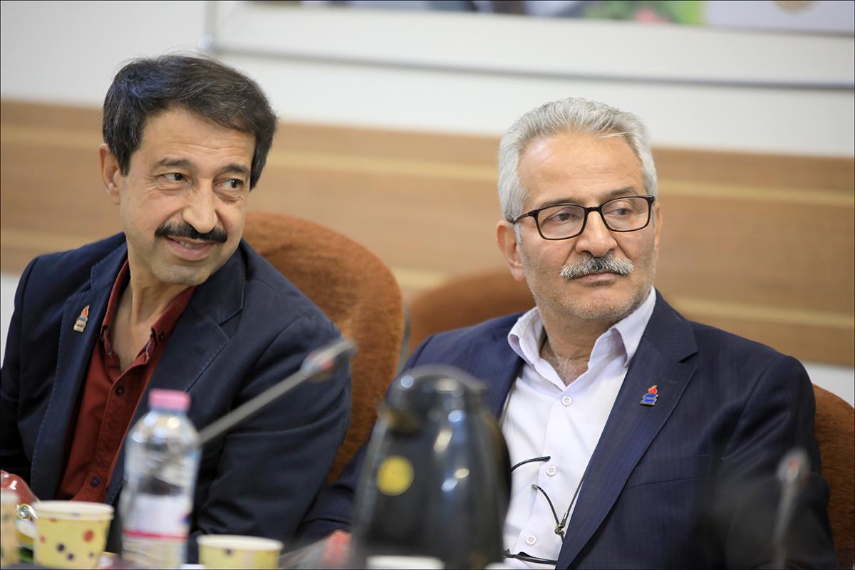 هم اندیشی مدیران شرکت های نفتی فارس با رییس بهداشت و درمان صنعت نفت فارس  44