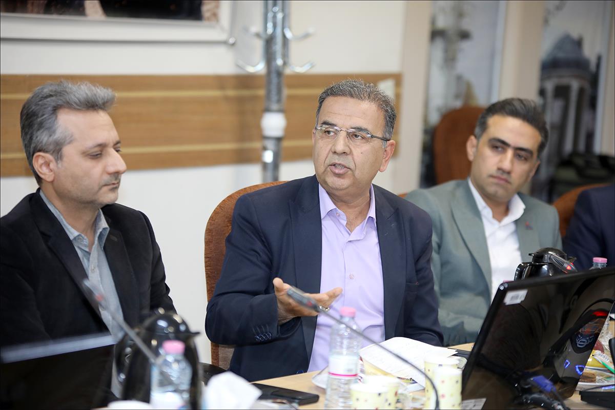 هم اندیشی مدیران شرکت های نفتی فارس با رییس بهداشت و درمان صنعت نفت فارس  43