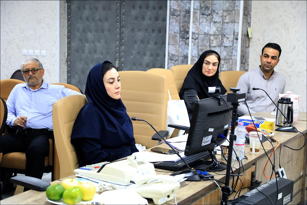 چالش های اداری کارکنان منطقه فارس با حضور رییس امور اداری سازمان بررسی شد 15