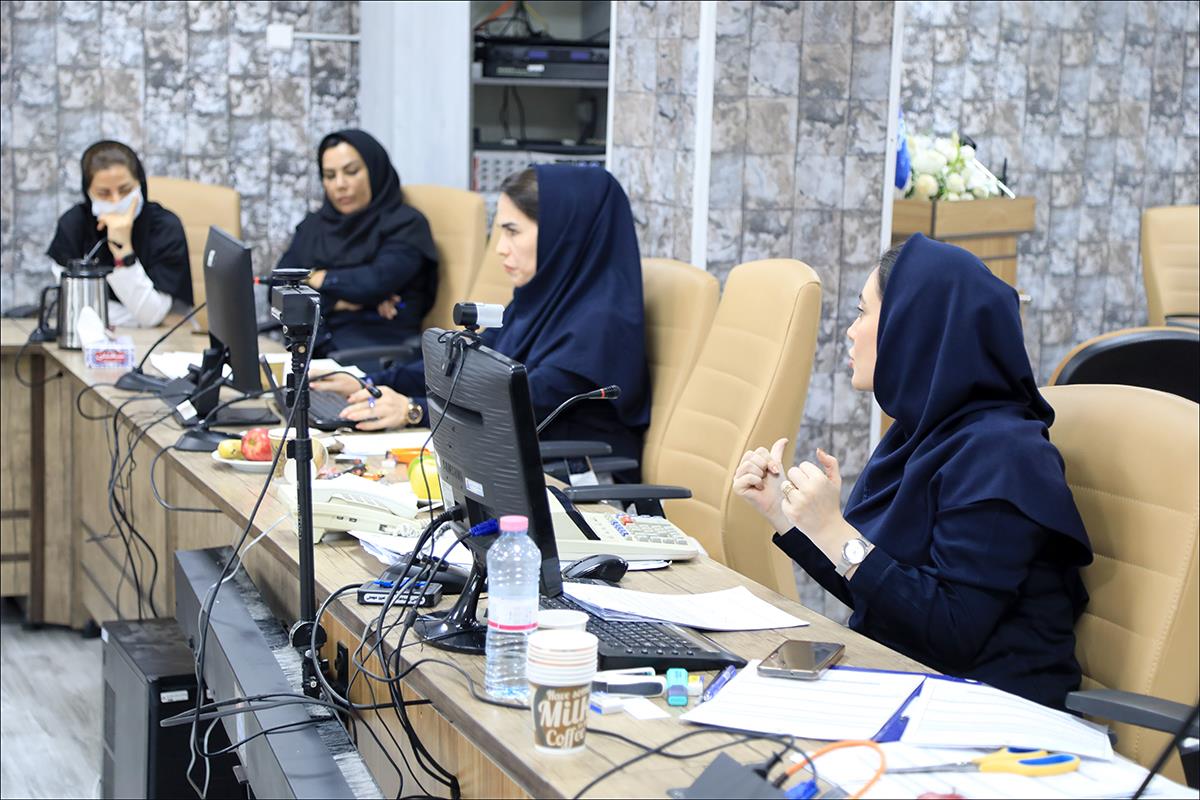 چالش های اداری کارکنان منطقه فارس با حضور رییس امور اداری سازمان بررسی شد 12