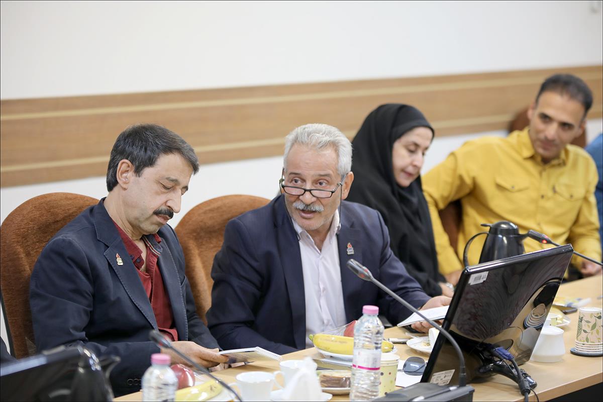 هم اندیشی مدیران شرکت های نفتی فارس با رییس بهداشت و درمان صنعت نفت فارس  39