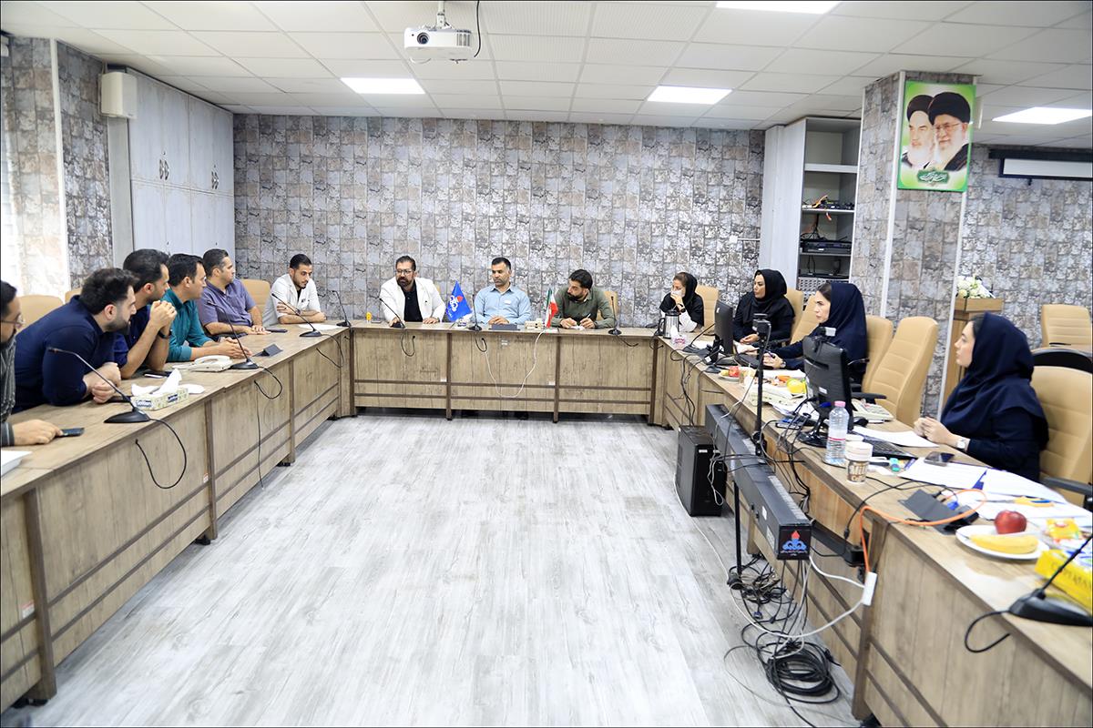 چالش های اداری کارکنان منطقه فارس با حضور رییس امور اداری سازمان بررسی شد 11