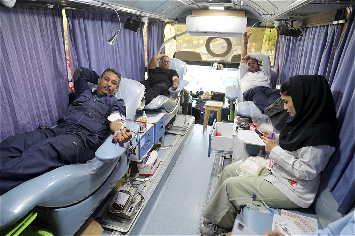 اهدای خون از سوی کارکنان بهداشت و درمان صنعت نفت فارس 6