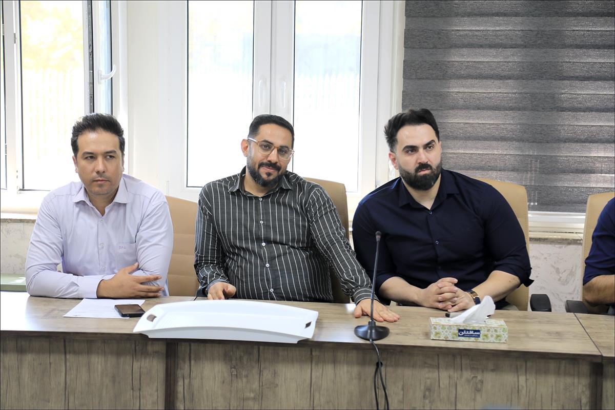 چالش های اداری کارکنان منطقه فارس با حضور رییس امور اداری سازمان بررسی شد 7