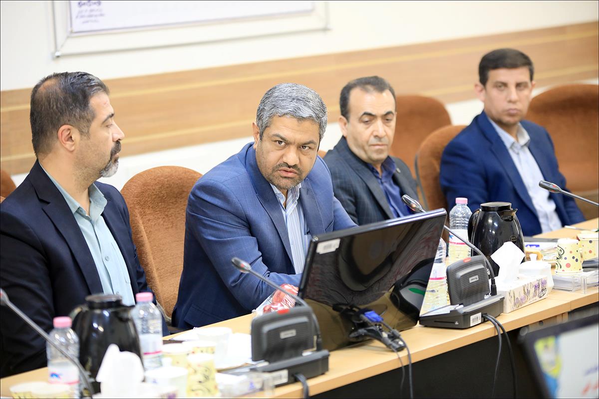 هم اندیشی مدیران شرکت های نفتی فارس با رییس بهداشت و درمان صنعت نفت فارس  31