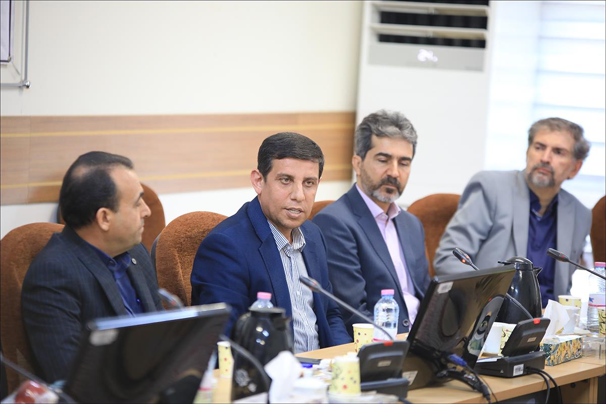 هم اندیشی مدیران شرکت های نفتی فارس با رییس بهداشت و درمان صنعت نفت فارس  26