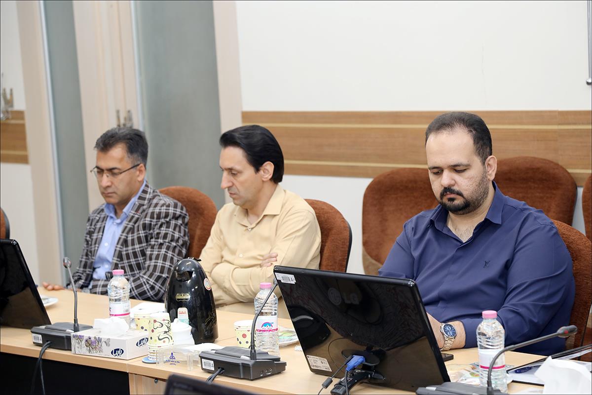 هم اندیشی مدیران شرکت های نفتی فارس با رییس بهداشت و درمان صنعت نفت فارس  19